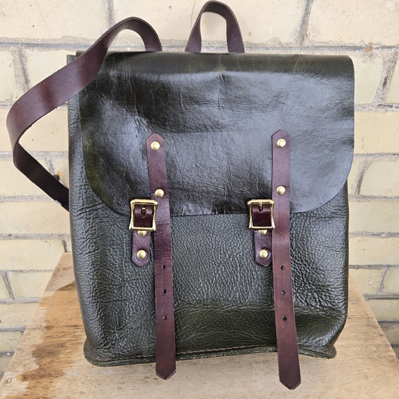 Vintage Leather Backpack - Picture 2 of 12
